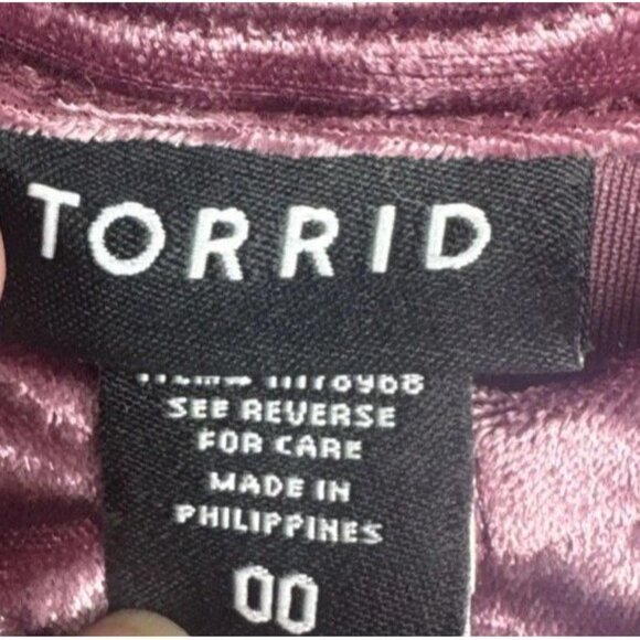 Torrid Womens Plum Crushed Velvet Cold Shoulder Flutter Sleeve Blouse Top M/L 00 - Picture 7 of 9